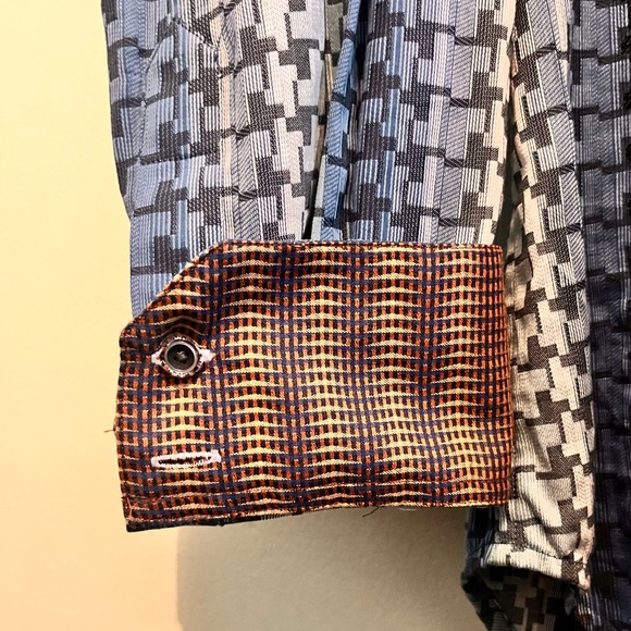 Robert Graham - Men’s Medium - Blue and White - 100% Cotton - Button Up Shirt - Picture 4 of 16